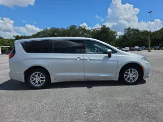 Chrysler Pacifica 2023 Touring L 4dr Mini-Van