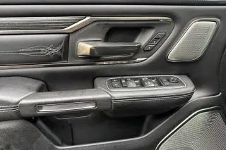 Ram 1500 2020 4x4 Limited 4dr Crew Cab 6.4 ft. CB Camión de carga