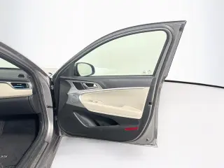 Genesis G70 2023 2.0T 4dr Sedán