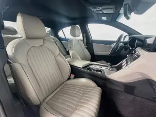 Genesis G70 2023 2.0T 4dr Sedán