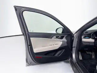 Genesis G70 2023 2.0T 4dr Sedán