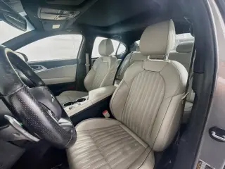 Genesis G70 2023 2.0T 4dr Sedán