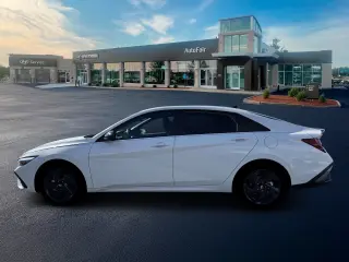 Hyundai ELANTRA Híbrido 2026 SEL Deportivo 4dr Sedán