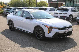 Kia K4 2025 GT-Line Turbo 4p Sedano