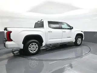 Toyota Tundra 2025 4x4 SR5 4dr CrewMax Cab Pickup SB