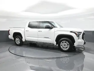 Toyota Tundra 2025 4x4 SR5 4dr CrewMax Cab Pickup SB