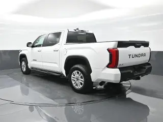 Toyota Tundra 2025 4x4 SR5 4dr CrewMax Cab Pickup SB