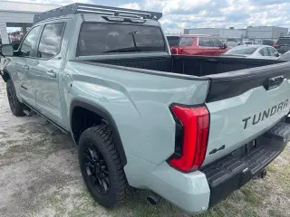 Toyota Tundra 2024 4x4 SR5 4p CrewMax Cab Pickup SB