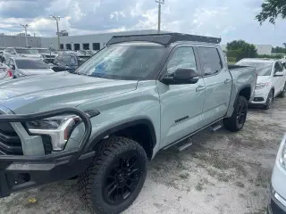 Toyota Tundra 2024 4x4 SR5 4p CrewMax Cab Pickup SB
