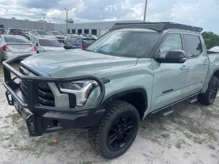 Toyota Tundra 2024 4x4 SR5 4p CrewMax Cab Pickup SB