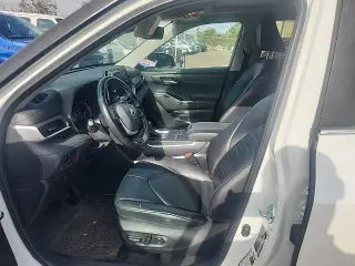 Toyota Highlander 2023 L 4dr SUV