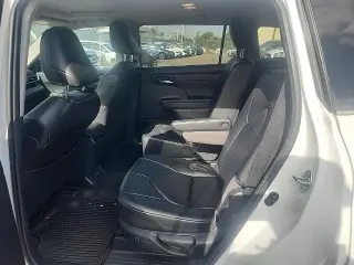 Toyota Highlander 2023 L 4dr SUV