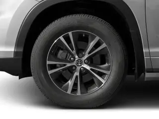 Toyota Highlander 2016 AWD XLE 4dr SUV