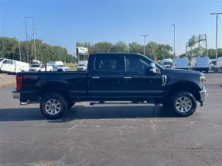 Ford F-250 Super Duty 2019 4x4 XLT 4dr Crew Cab 6.8 ft. SB Pickup