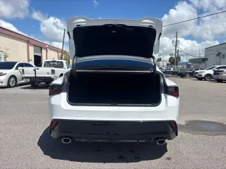 Lexus IS 350 2023 F SPORT 4dr Sedán