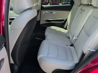Genesis GV70 2026 AWD 2.5T Estándar 4 tracción 4x4 SUV