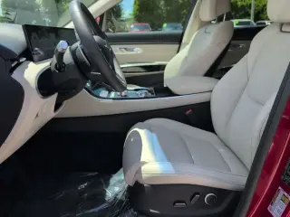 Genesis GV70 2026 AWD 2.5T Estándar 4 tracción 4x4 SUV
