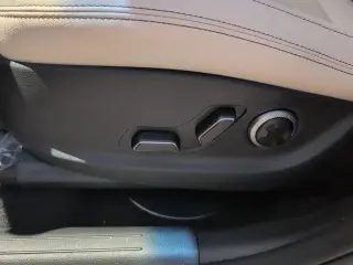 Genesis GV70 2026 AWD 2.5T Estándar 4 tracción 4x4 SUV