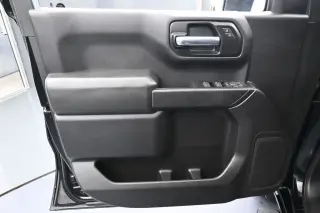 Chevrolet Silverado 1500 2020 4x4 Custom Trail Boss 4 puertas Doble Cabina 2.0 m. SB