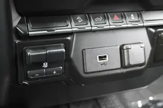 Chevrolet Silverado 1500 2020 4x4 Custom Trail Boss 4 puertas Doble Cabina 2.0 m. SB