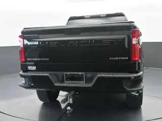 Chevrolet Silverado 1500 2020 4x4 Custom Trail Boss 4 puertas Doble Cabina 2.0 m. SB