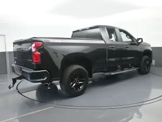 Chevrolet Silverado 1500 2020 4x4 Custom Trail Boss 4 puertas Doble Cabina 2.0 m. SB