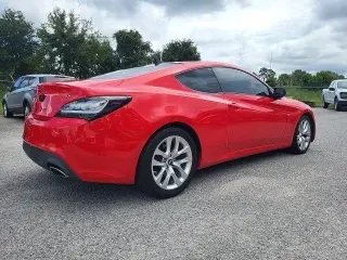 Hyundai Genesis Coupe 2013 2.0T 2dr Coupe