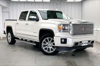 GMC Sierra 1500 2015 4x4 Denali 4dr Crew Cab 5.8 ft. SB