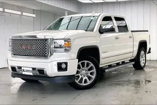 GMC Sierra 1500 2015 4x4 Denali 4dr Crew Cab 5.8 ft. SB