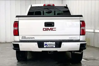 GMC Sierra 1500 2015 4x4 Denali 4dr Crew Cab 5.8 ft. SB