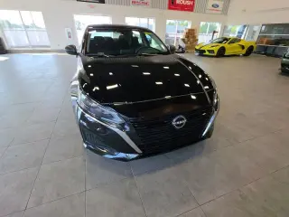 Nissan Altima 2025 2.5 SV 4dr Sedán