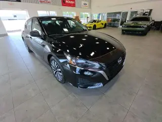 Nissan Altima 2025 2.5 SV 4dr Sedán
