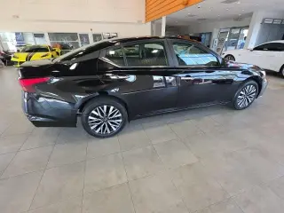 Nissan Altima 2025 2.5 SV 4dr Sedán