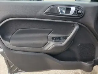 Ford Fiesta 2015 SE 4dr Sedán