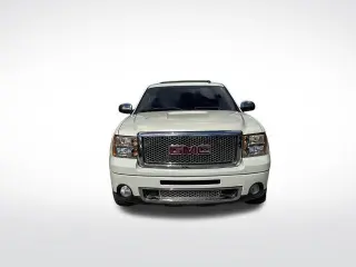 GMC Sierra 1500 2011 AWD Denali 4dr Crew Cab 5.8 ft. SB
