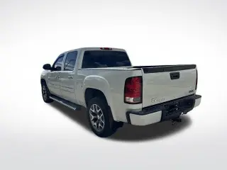 GMC Sierra 1500 2011 AWD Denali 4dr Crew Cab 5.8 ft. SB