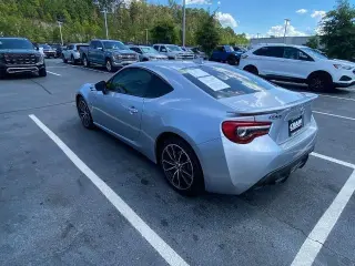 Toyota 86 2017 2dr Coupe 6A