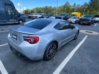 Toyota 86 2017 2dr Coupe 6A