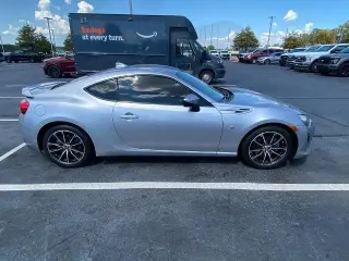 Toyota 86 2017 2dr Coupe 6A
