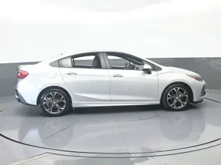 Chevrolet Cruze 2019 LT 4dr Sedán