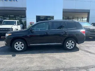 Toyota Highlander 2011 AWD Base 4dr SUV