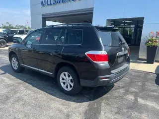 Toyota Highlander 2011 AWD Base 4dr SUV