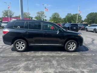 Toyota Highlander 2011 AWD Base 4dr SUV
