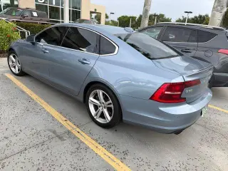 Volvo S90 2018 T5 Momentum 4dr Sedán
