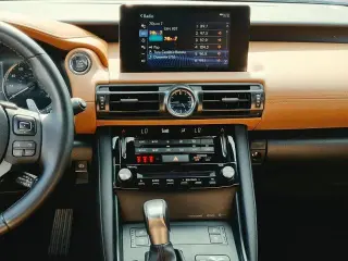 Lexus IS 300 2023 4dr Sedan