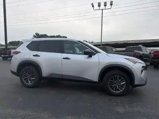 Nissan Rogue 2024 S 4dr Crossover