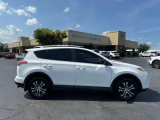 Toyota RAV4 2017 AWD LE 4dr SUV