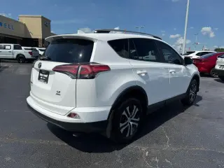 Toyota RAV4 2017 AWD LE 4dr SUV