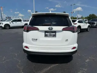 Toyota RAV4 2017 AWD LE 4dr SUV