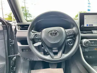 Toyota RAV4 2024 XLE 4dr SUV